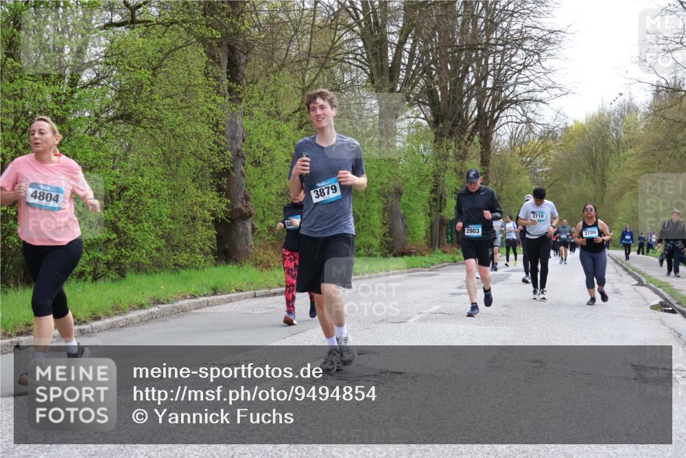 12.04.2026 - 45. Internationalen Wilhelmsburger Insellauf Yannick Fuchs http://msf.ph/oto/9494854 12.04.2026 13:04:52 Laufen 4804, 3879, 2903, 3710, 3709 meine-sportfotos.de