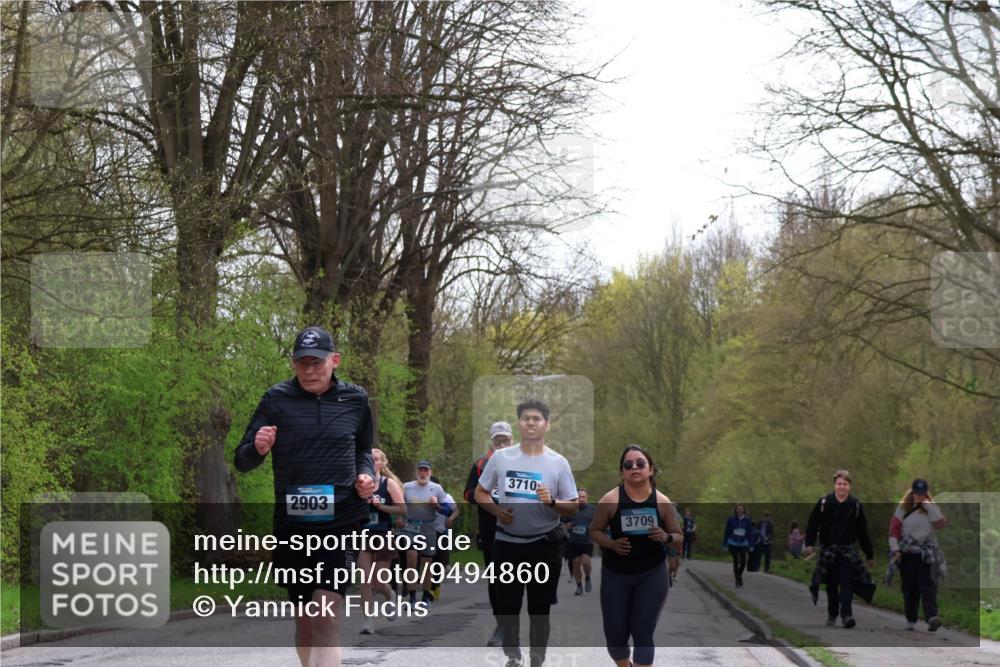12.04.2026 - 45. Internationalen Wilhelmsburger Insellauf Yannick Fuchs http://msf.ph/oto/9494860 12.04.2026 13:04:53 Laufen 2903, 2516, 3710, 4826, 3709 meine-sportfotos.de
