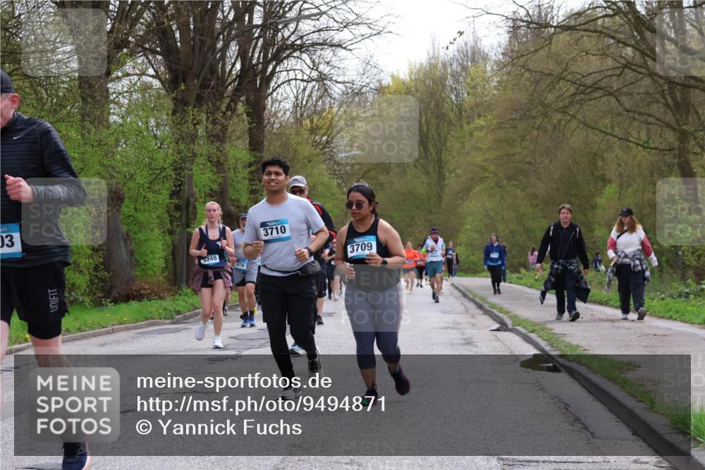 12.04.2026 - 45. Internationalen Wilhelmsburger Insellauf Yannick Fuchs http://msf.ph/oto/9494871 12.04.2026 13:04:54 Laufen 03, 3248, 2516, 3710, 3709 meine-sportfotos.de