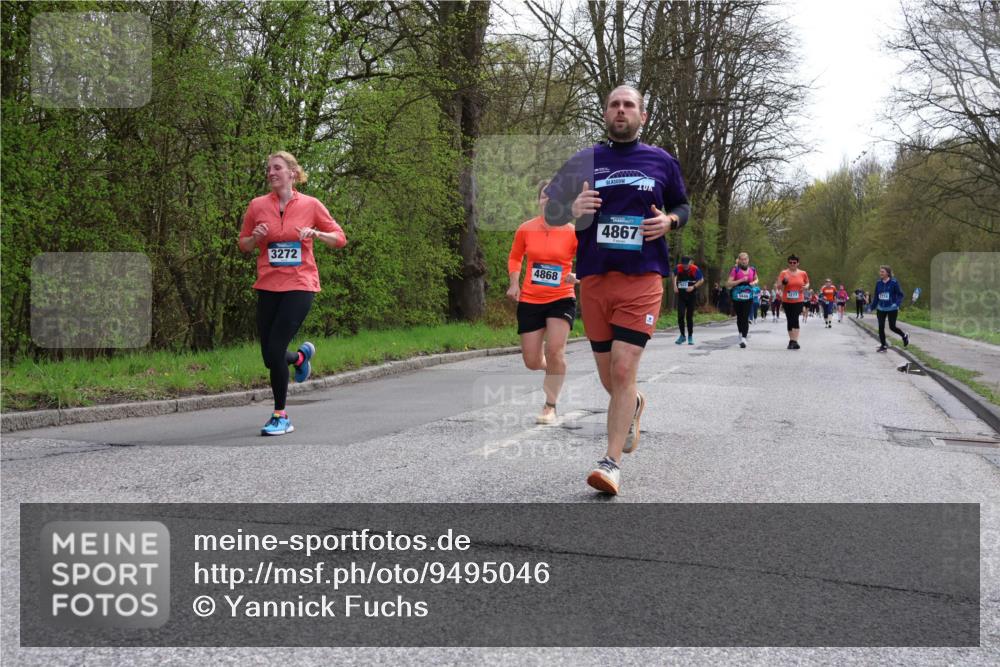 12.04.2026 - 45. Internationalen Wilhelmsburger Insellauf Yannick Fuchs http://msf.ph/oto/9495046 12.04.2026 13:05:13 Laufen 3272, 4868, 4867, 3277 meine-sportfotos.de