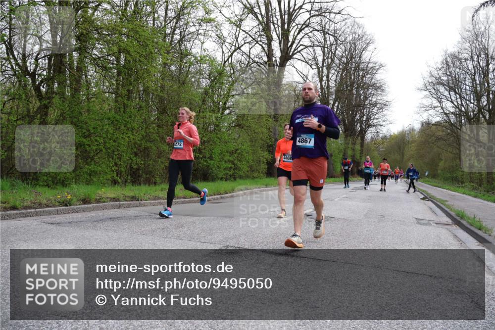 12.04.2026 - 45. Internationalen Wilhelmsburger Insellauf Yannick Fuchs http://msf.ph/oto/9495050 12.04.2026 13:05:13 Laufen 272, 4868, 4867 meine-sportfotos.de