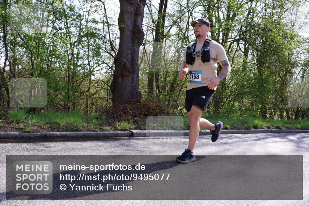12.04.2026 - 45. Internationalen Wilhelmsburger Insellauf Yannick Fuchs http://msf.ph/oto/9495077 12.04.2026 10:50:06 Laufen 2168 meine-sportfotos.de