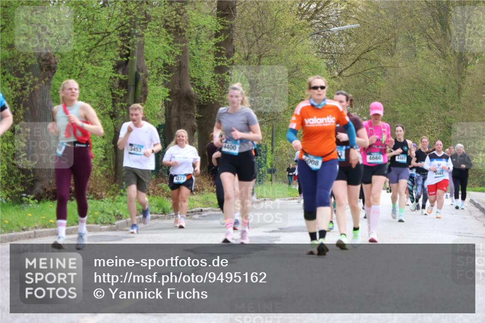 12.04.2026 - 45. Internationalen Wilhelmsburger Insellauf Yannick Fuchs http://msf.ph/oto/9495162 12.04.2026 13:05:25 Laufen 4400, 3453, 008, 4660, 4487, 5582 meine-sportfotos.de