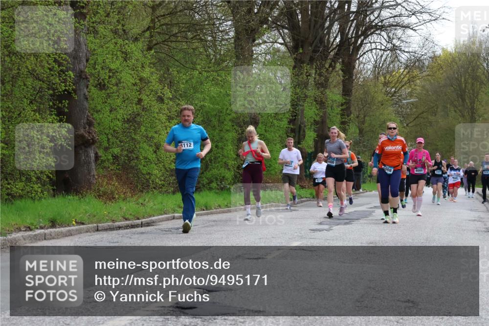 12.04.2026 - 45. Internationalen Wilhelmsburger Insellauf Yannick Fuchs http://msf.ph/oto/9495171 12.04.2026 13:05:26 Laufen 4112, 1227, 4400, 5008, 4660, 4487, 5839 meine-sportfotos.de