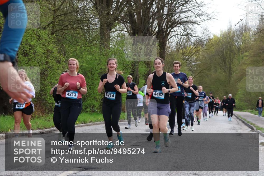 12.04.2026 - 45. Internationalen Wilhelmsburger Insellauf Yannick Fuchs http://msf.ph/oto/9495274 12.04.2026 13:05:37 Laufen 1227, 4213, 5714, 2174, 3528, 4487, 9, 570, 3193, 463 meine-sportfotos.de