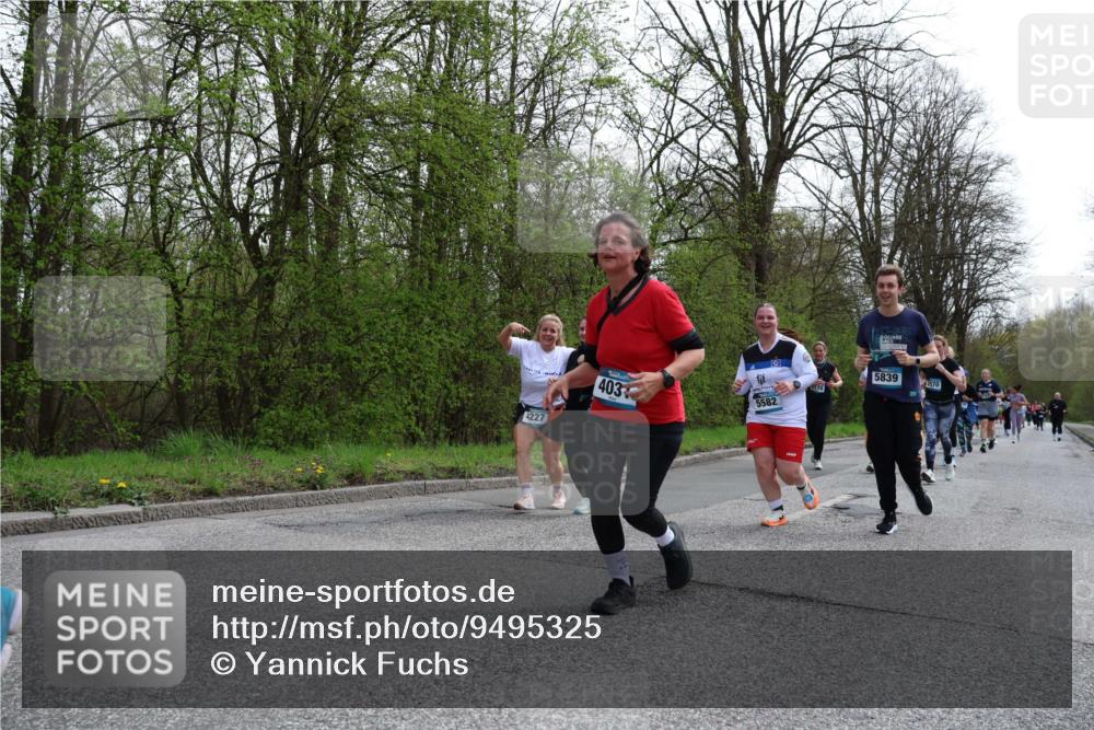 12.04.2026 - 45. Internationalen Wilhelmsburger Insellauf Yannick Fuchs http://msf.ph/oto/9495325 12.04.2026 13:05:41 Laufen 4227, 403, 5582, 174, 5839, 2570 meine-sportfotos.de