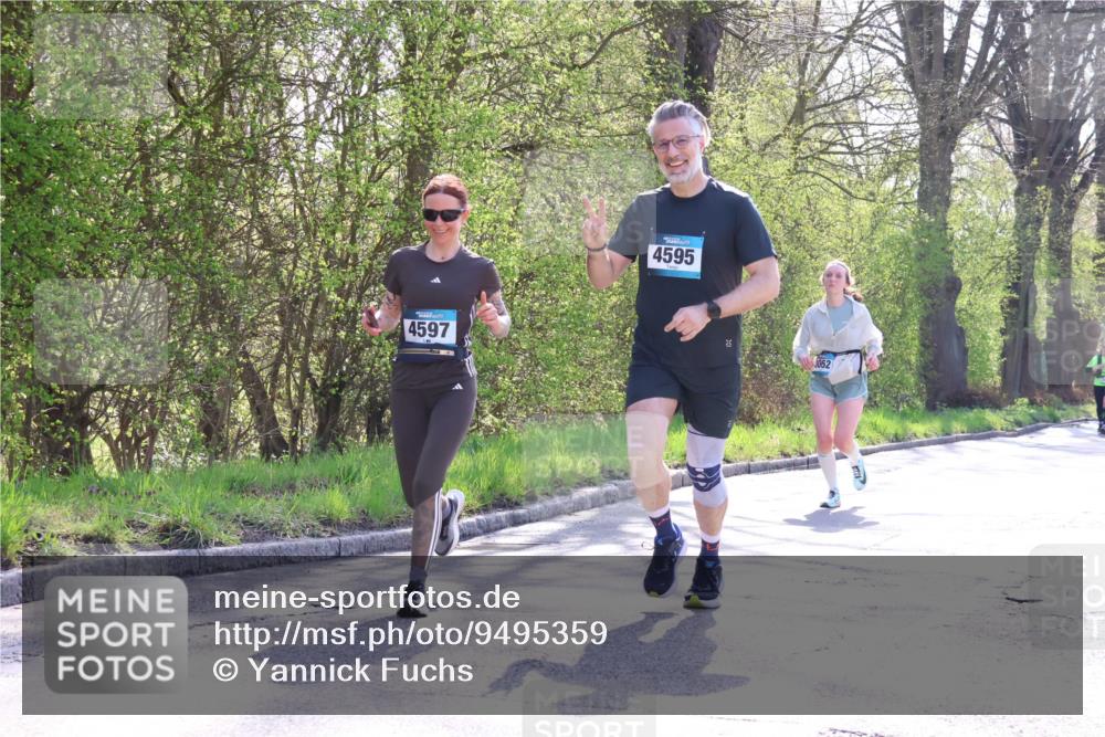 12.04.2026 - 45. Internationalen Wilhelmsburger Insellauf Yannick Fuchs http://msf.ph/oto/9495359 12.04.2026 10:50:45 Laufen 4597, 4595, 3052 meine-sportfotos.de