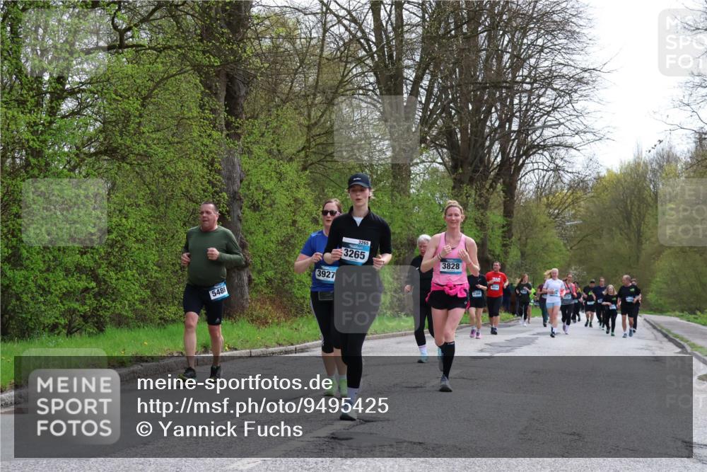 12.04.2026 - 45. Internationalen Wilhelmsburger Insellauf Yannick Fuchs http://msf.ph/oto/9495425 12.04.2026 13:05:52 Laufen 5488, 3927, 3265, 3265, 3828, 4954 meine-sportfotos.de