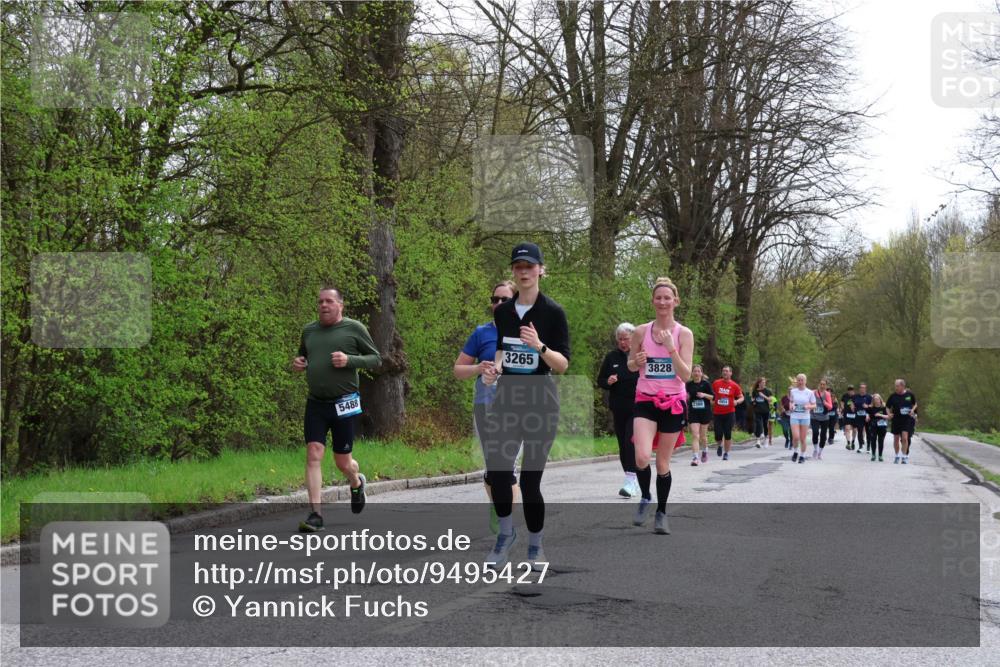 12.04.2026 - 45. Internationalen Wilhelmsburger Insellauf Yannick Fuchs http://msf.ph/oto/9495427 12.04.2026 13:05:52 Laufen 3265, 3828, 5488, 4954 meine-sportfotos.de