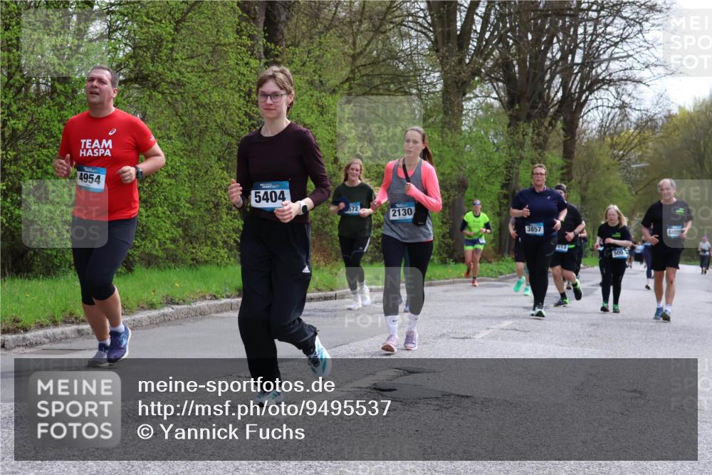 12.04.2026 - 45. Internationalen Wilhelmsburger Insellauf Yannick Fuchs http://msf.ph/oto/9495537 12.04.2026 13:06:03 Laufen 4954, 5404, 572, 2130, 3857, 013, 500 meine-sportfotos.de