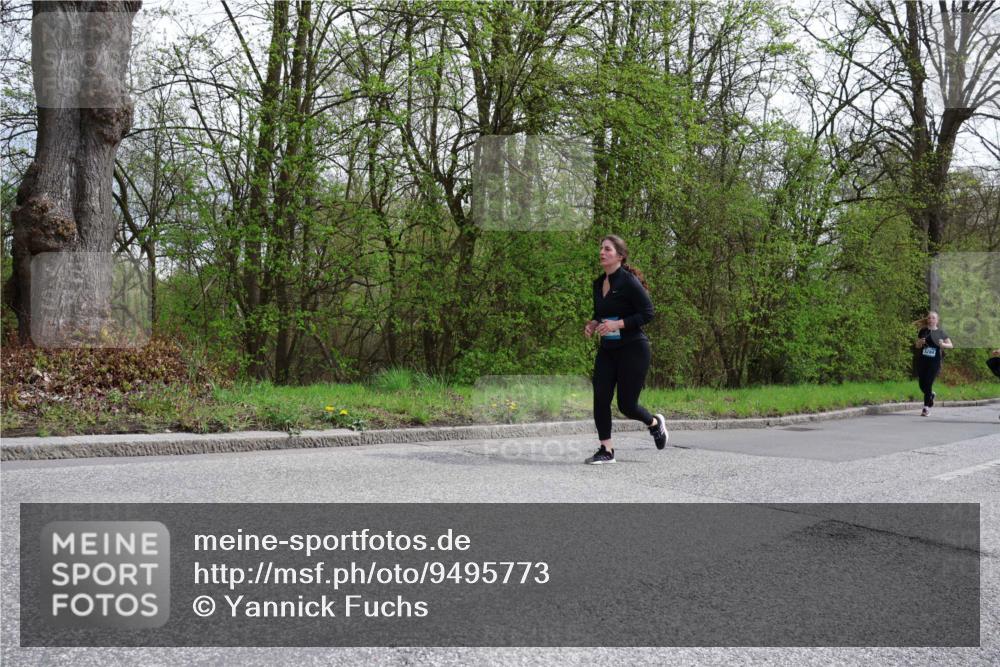 12.04.2026 - 45. Internationalen Wilhelmsburger Insellauf Yannick Fuchs http://msf.ph/oto/9495773 12.04.2026 13:06:33 Laufen 3284 meine-sportfotos.de