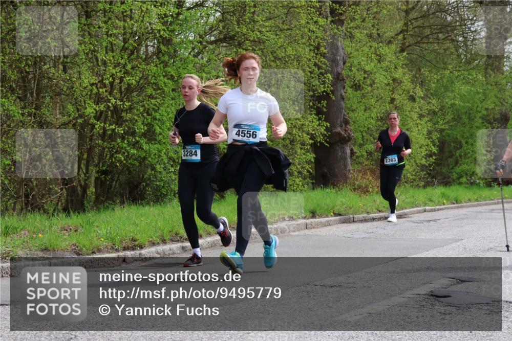 12.04.2026 - 45. Internationalen Wilhelmsburger Insellauf Yannick Fuchs http://msf.ph/oto/9495779 12.04.2026 13:06:35 Laufen 3284, 4556, 2363 meine-sportfotos.de