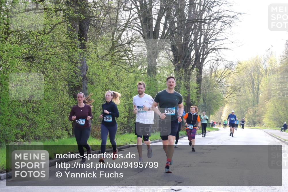 12.04.2026 - 45. Internationalen Wilhelmsburger Insellauf Yannick Fuchs http://msf.ph/oto/9495799 12.04.2026 10:51:30 Laufen 4246, 3716, 221, 3700, 3615 meine-sportfotos.de