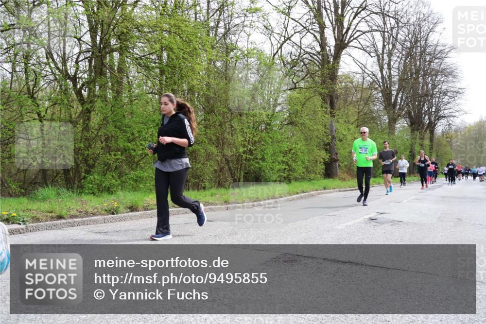 12.04.2026 - 45. Internationalen Wilhelmsburger Insellauf Yannick Fuchs http://msf.ph/oto/9495855 12.04.2026 13:06:45 Laufen 4518 meine-sportfotos.de