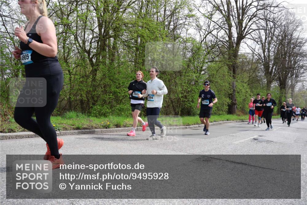 12.04.2026 - 45. Internationalen Wilhelmsburger Insellauf Yannick Fuchs http://msf.ph/oto/9495928 12.04.2026 13:06:52 Laufen 4905, 288, 2894, 5786, 42175 meine-sportfotos.de