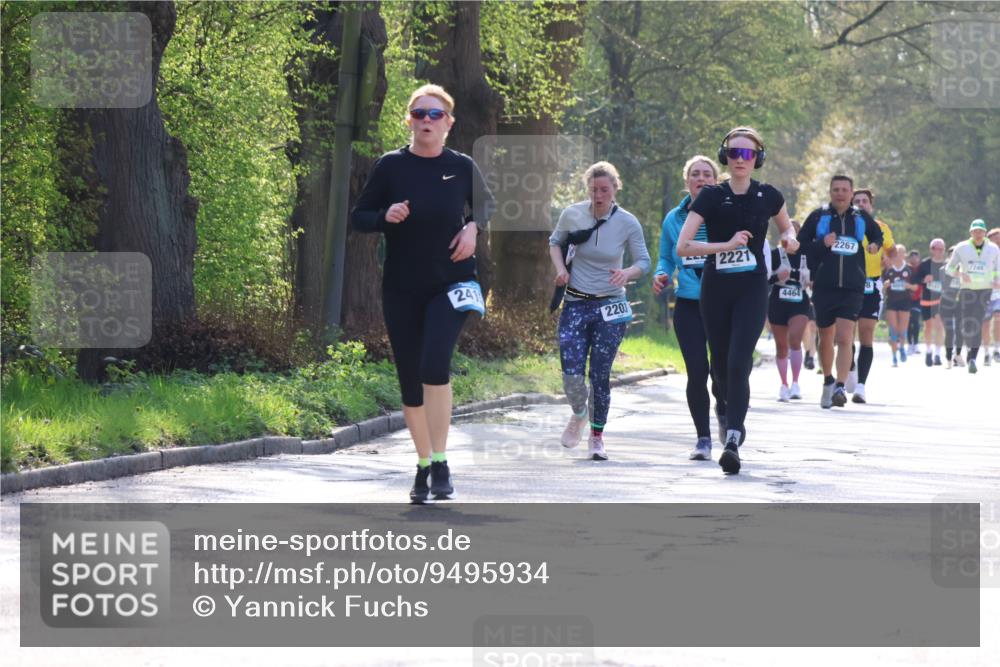 12.04.2026 - 45. Internationalen Wilhelmsburger Insellauf Yannick Fuchs http://msf.ph/oto/9495934 12.04.2026 10:51:50 Laufen 241, 2203, 2221, 4464, 2267, 2749 meine-sportfotos.de