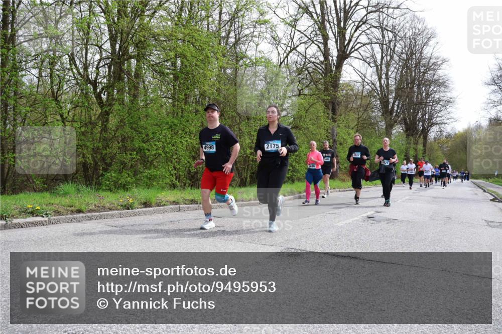 12.04.2026 - 45. Internationalen Wilhelmsburger Insellauf Yannick Fuchs http://msf.ph/oto/9495953 12.04.2026 13:06:55 Laufen 4998, 2175, 3822, 5484, 3821, 3676 meine-sportfotos.de