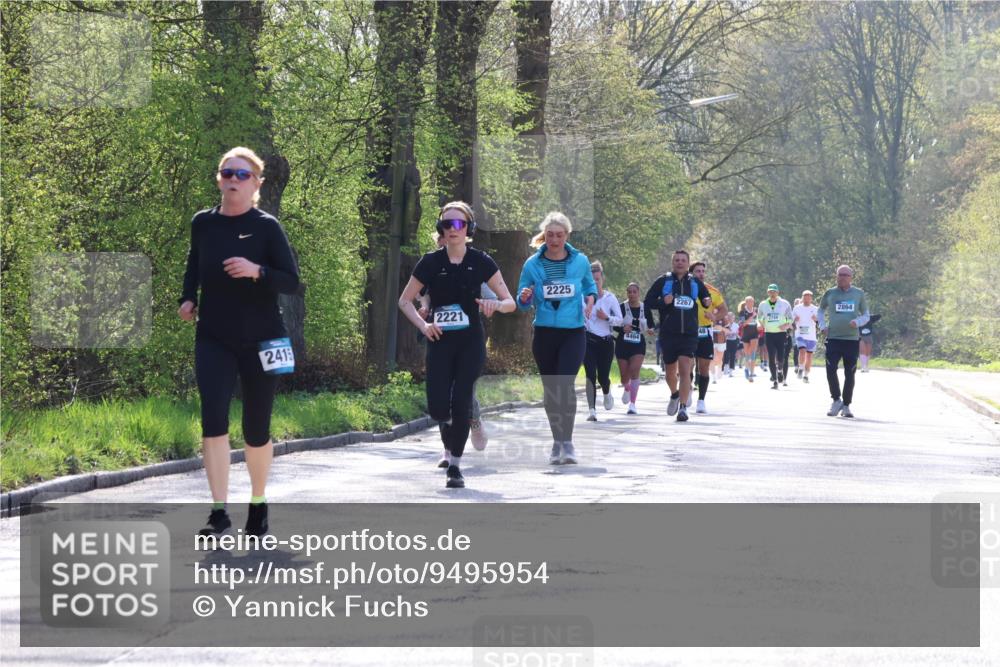 12.04.2026 - 45. Internationalen Wilhelmsburger Insellauf Yannick Fuchs http://msf.ph/oto/9495954 12.04.2026 10:51:53 Laufen 2415, 2221, 2225, 4464, 2267, 2749, 1422, 2864 meine-sportfotos.de