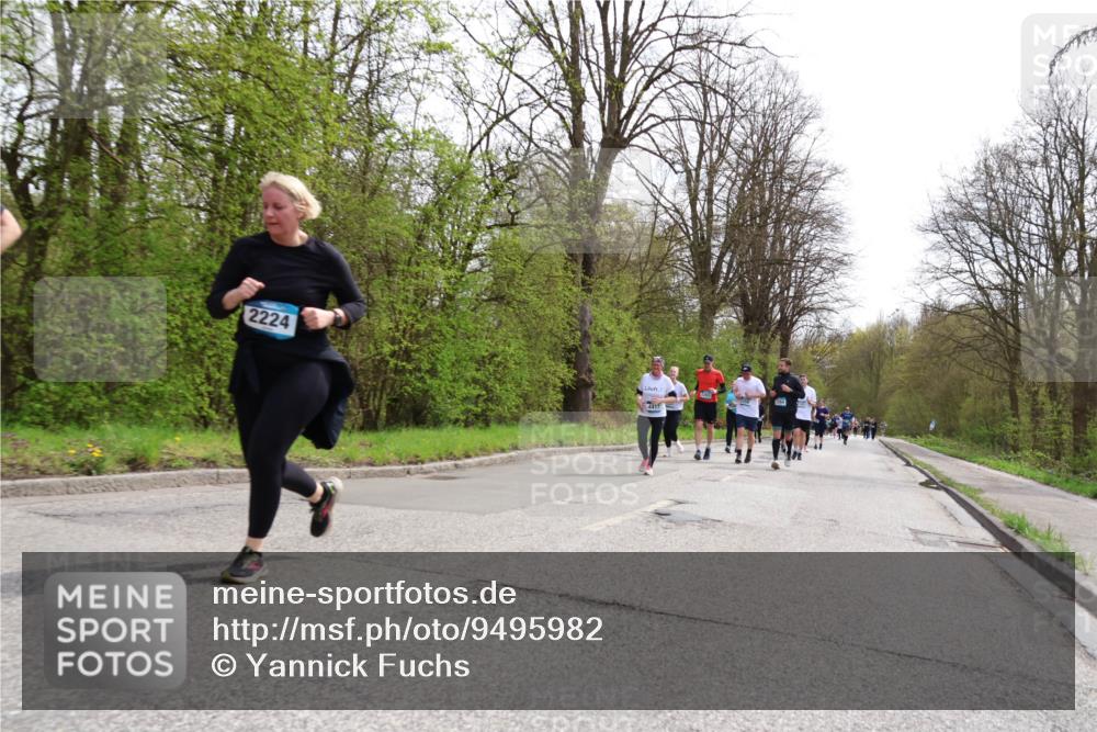 12.04.2026 - 45. Internationalen Wilhelmsburger Insellauf Yannick Fuchs http://msf.ph/oto/9495982 12.04.2026 13:06:59 Laufen 2224, 4417, 123 meine-sportfotos.de
