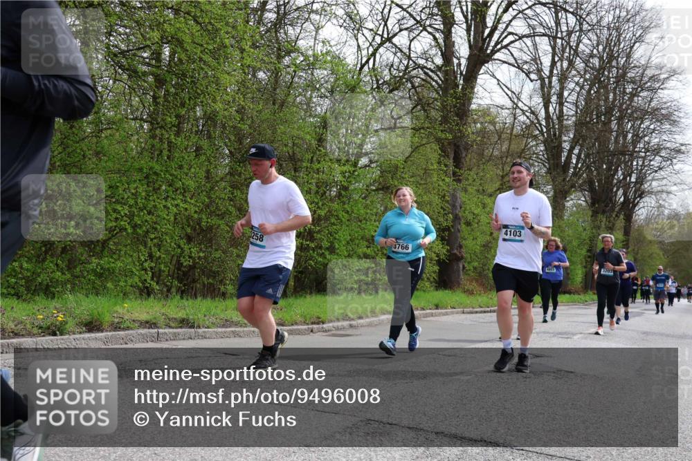12.04.2026 - 45. Internationalen Wilhelmsburger Insellauf Yannick Fuchs http://msf.ph/oto/9496008 12.04.2026 13:07:05 Laufen 258, 3766, 4103, 4803, 3203 meine-sportfotos.de