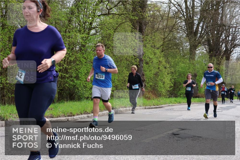12.04.2026 - 45. Internationalen Wilhelmsburger Insellauf Yannick Fuchs http://msf.ph/oto/9496059 12.04.2026 13:07:10 Laufen 42, 3233, 2002, 2333, 50 meine-sportfotos.de
