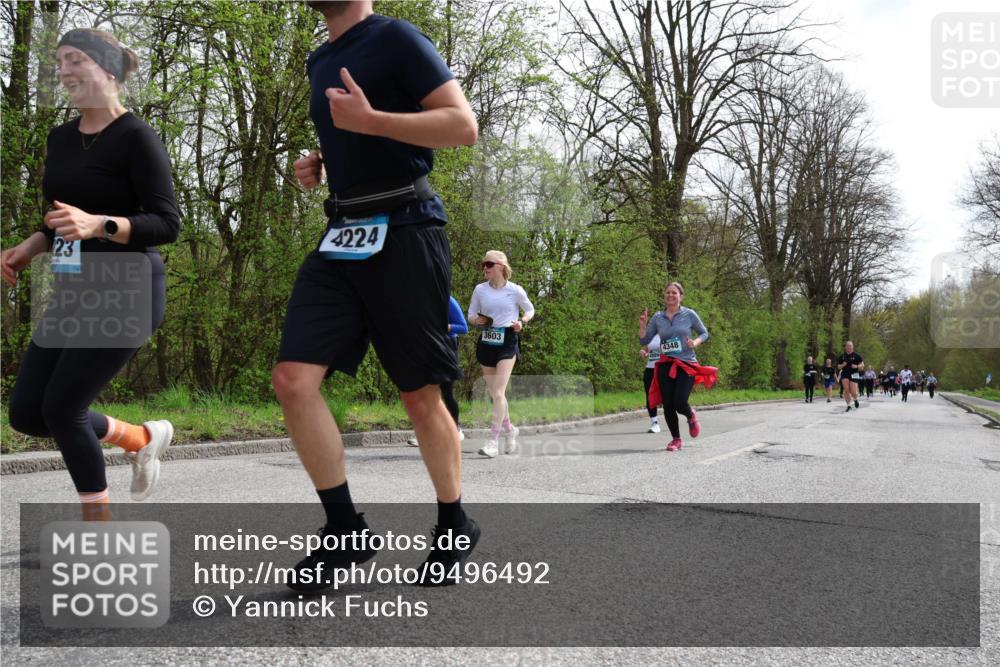 12.04.2026 - 45. Internationalen Wilhelmsburger Insellauf Yannick Fuchs http://msf.ph/oto/9496492 12.04.2026 13:07:58 Laufen 23, 4224, 3603, 4348 meine-sportfotos.de