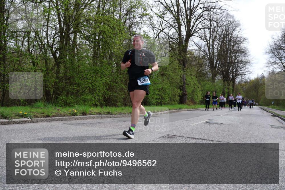 12.04.2026 - 45. Internationalen Wilhelmsburger Insellauf Yannick Fuchs http://msf.ph/oto/9496562 12.04.2026 13:08:05 Laufen 3251 meine-sportfotos.de
