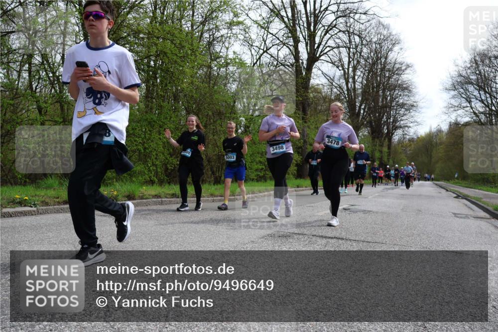 12.04.2026 - 45. Internationalen Wilhelmsburger Insellauf Yannick Fuchs http://msf.ph/oto/9496649 12.04.2026 13:08:13 Laufen 5003, 3498, 3478, 4362 meine-sportfotos.de