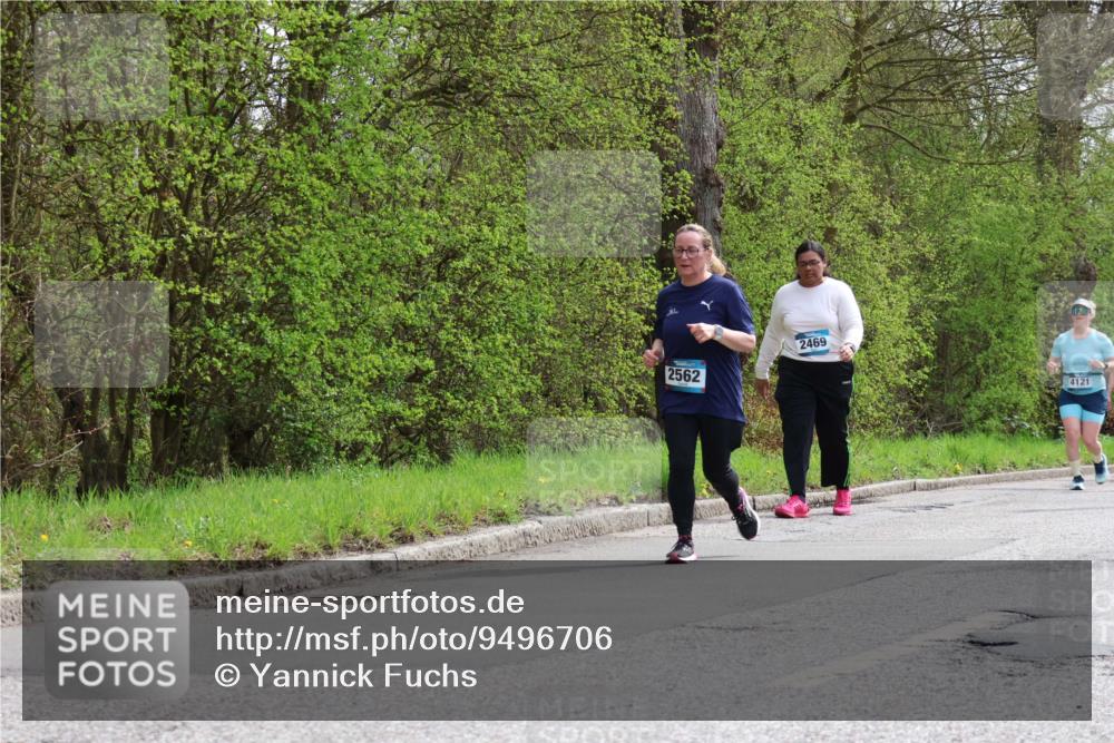 12.04.2026 - 45. Internationalen Wilhelmsburger Insellauf Yannick Fuchs http://msf.ph/oto/9496706 12.04.2026 13:08:19 Laufen 2562, 2469, 4121 meine-sportfotos.de