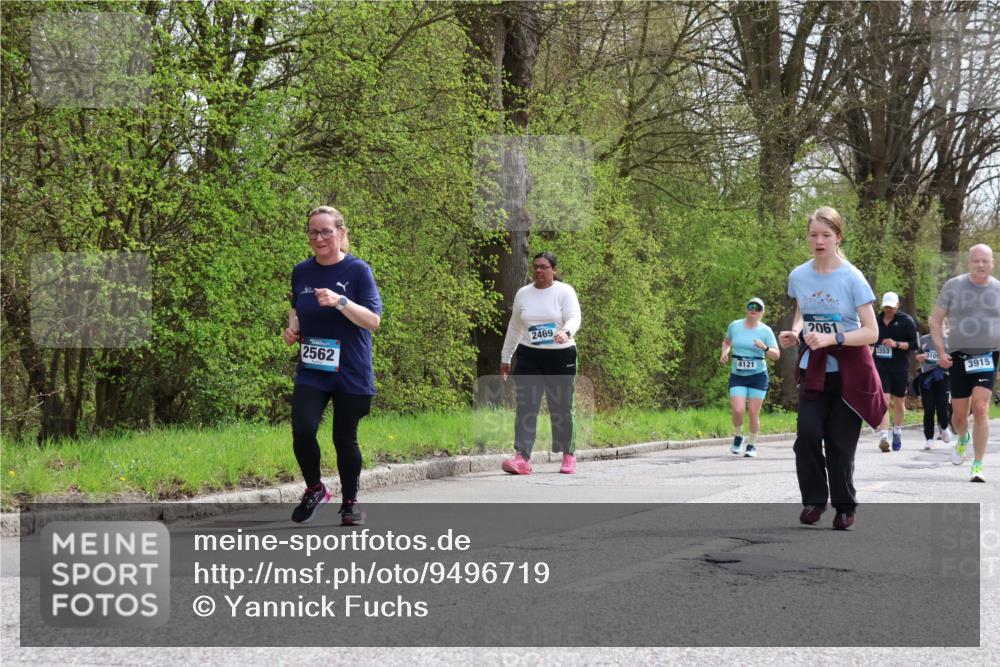 12.04.2026 - 45. Internationalen Wilhelmsburger Insellauf Yannick Fuchs http://msf.ph/oto/9496719 12.04.2026 13:08:20 Laufen 2469, 2562, 4121, 2061, 1353, 310, 3915 meine-sportfotos.de