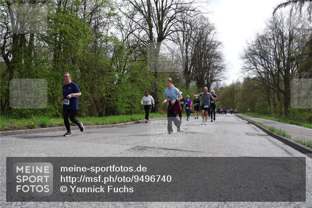 12.04.2026 - 45. Internationalen Wilhelmsburger Insellauf Yannick Fuchs http://msf.ph/oto/9496740 12.04.2026 13:08:21 Laufen 2562, 2061, 3915 meine-sportfotos.de