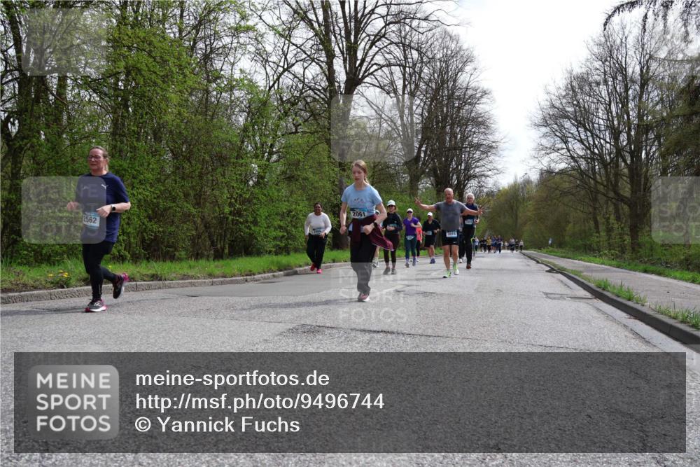 12.04.2026 - 45. Internationalen Wilhelmsburger Insellauf Yannick Fuchs http://msf.ph/oto/9496744 12.04.2026 13:08:22 Laufen 2562, 2061, 3915, 3402 meine-sportfotos.de