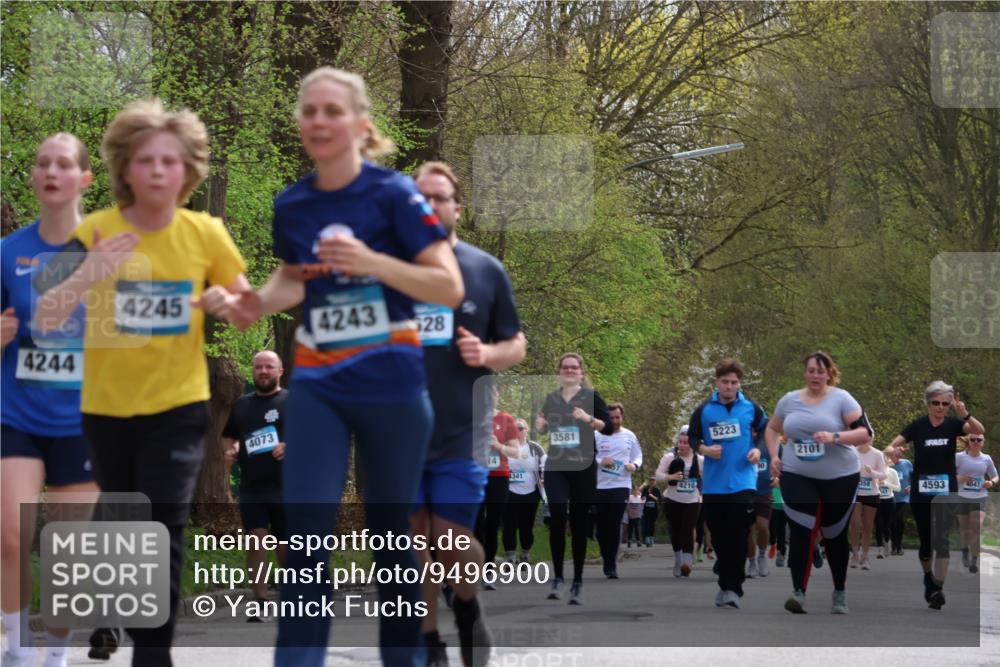 12.04.2026 - 45. Internationalen Wilhelmsburger Insellauf Yannick Fuchs http://msf.ph/oto/9496900 12.04.2026 13:08:38 Laufen 4244, 4245, 4073, 4243, 628, 14, 1341, 3581, 4210, 5223, 2101, 358, 4593, 4047 meine-sportfotos.de