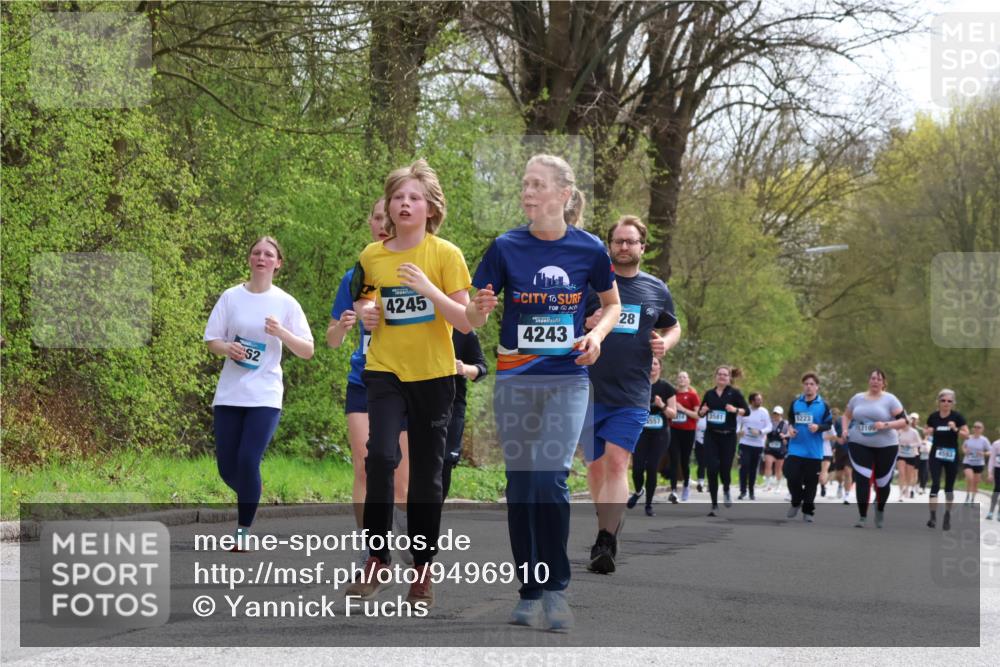 12.04.2026 - 45. Internationalen Wilhelmsburger Insellauf Yannick Fuchs http://msf.ph/oto/9496910 12.04.2026 13:08:39 Laufen 52, 4245, 4243, 28, 3581, 5223, 4545 meine-sportfotos.de