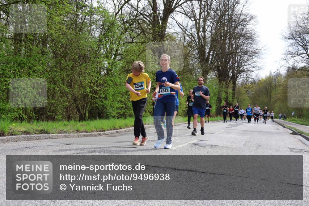 12.04.2026 - 45. Internationalen Wilhelmsburger Insellauf Yannick Fuchs http://msf.ph/oto/9496938 12.04.2026 13:08:41 Laufen 4245, 4243, 262 meine-sportfotos.de