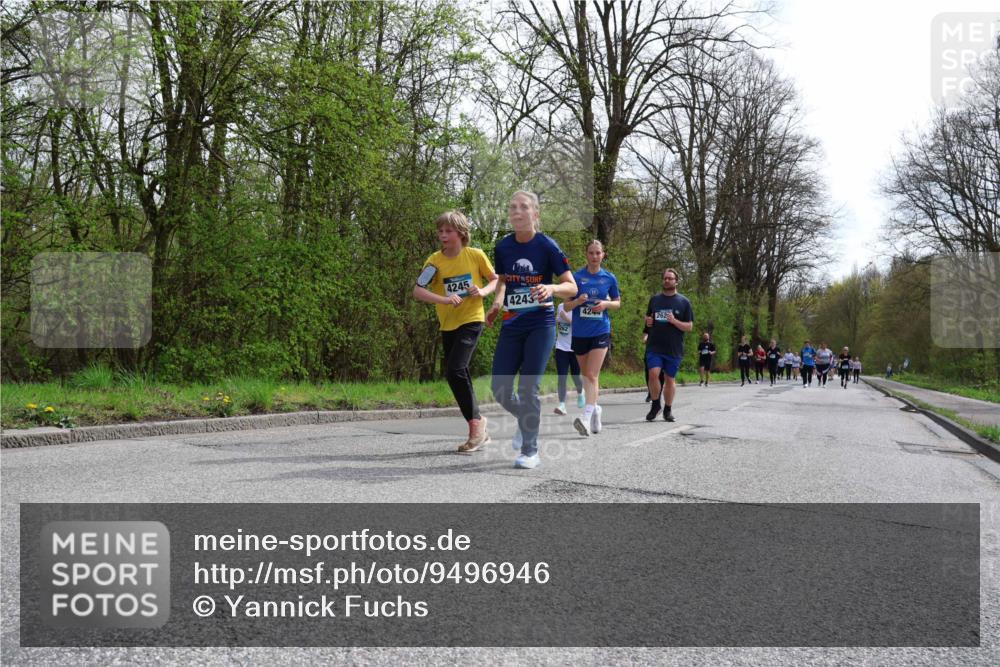 12.04.2026 - 45. Internationalen Wilhelmsburger Insellauf Yannick Fuchs http://msf.ph/oto/9496946 12.04.2026 13:08:42 Laufen 4245, 4243, 424 meine-sportfotos.de