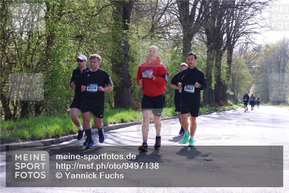 12.04.2026 - 45. Internationalen Wilhelmsburger Insellauf Yannick Fuchs http://msf.ph/oto/9497138 12.04.2026 10:54:09 Laufen 4334, 35, 0000 meine-sportfotos.de