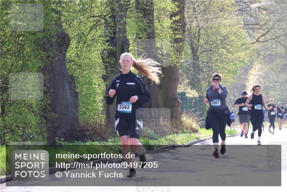 12.04.2026 - 45. Internationalen Wilhelmsburger Insellauf Yannick Fuchs http://msf.ph/oto/9497205 12.04.2026 10:54:17 Laufen 2567, 3342, 2142, 3920 meine-sportfotos.de