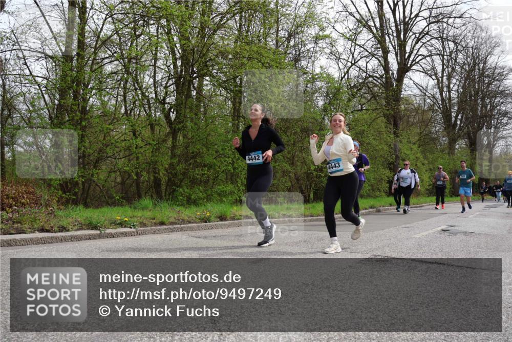 12.04.2026 - 45. Internationalen Wilhelmsburger Insellauf Yannick Fuchs http://msf.ph/oto/9497249 12.04.2026 13:09:10 Laufen 4442, 4443, 2332 meine-sportfotos.de