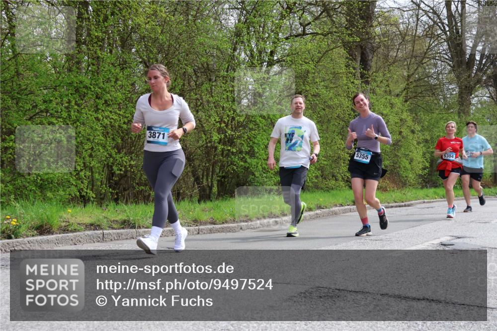 12.04.2026 - 45. Internationalen Wilhelmsburger Insellauf Yannick Fuchs http://msf.ph/oto/9497524 12.04.2026 13:09:48 Laufen 3871, 89, 37, 5304, 5355 meine-sportfotos.de