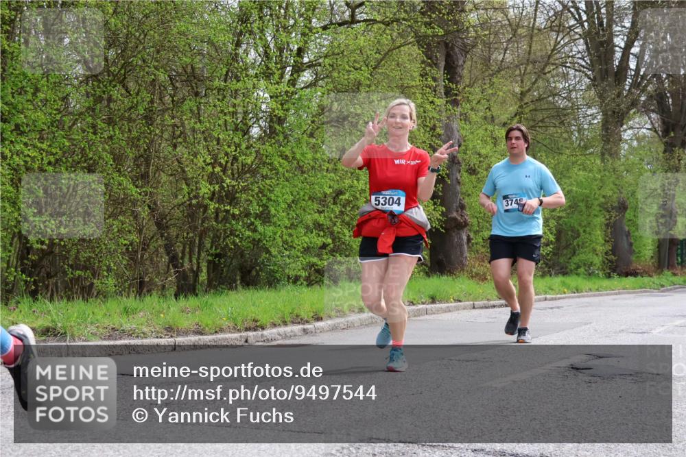 12.04.2026 - 45. Internationalen Wilhelmsburger Insellauf Yannick Fuchs http://msf.ph/oto/9497544 12.04.2026 13:09:50 Laufen 5304, 3749 meine-sportfotos.de
