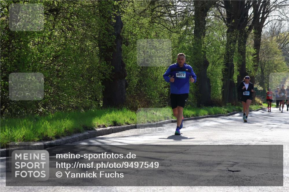 12.04.2026 - 45. Internationalen Wilhelmsburger Insellauf Yannick Fuchs http://msf.ph/oto/9497549 12.04.2026 10:55:10 Laufen 4977, 4949 meine-sportfotos.de