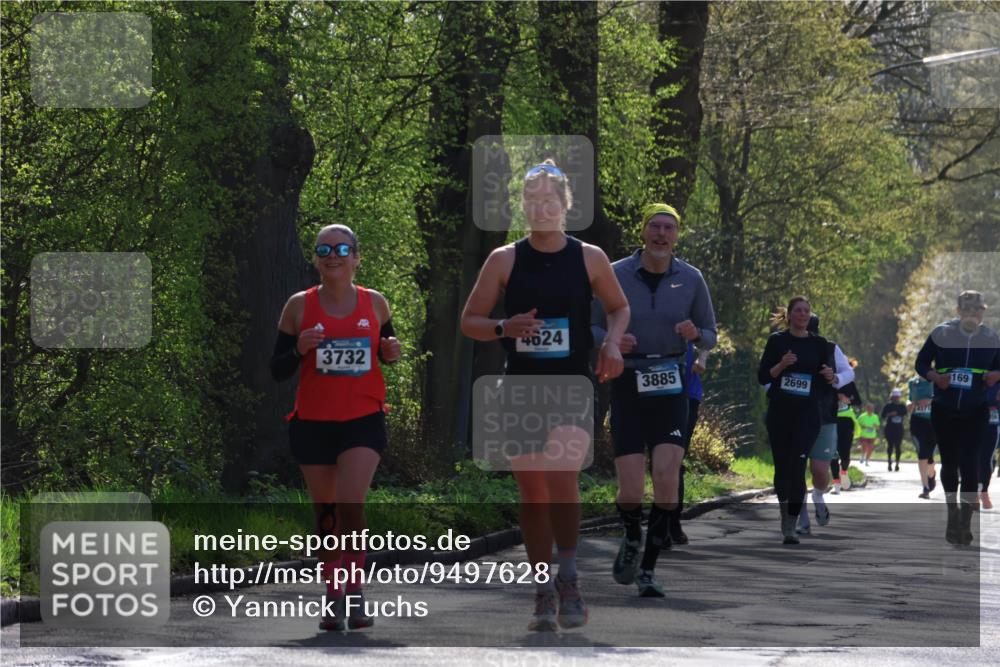 12.04.2026 - 45. Internationalen Wilhelmsburger Insellauf Yannick Fuchs http://msf.ph/oto/9497628 12.04.2026 10:55:21 Laufen 3732, 4624, 3885, 2699, 4371, 169 meine-sportfotos.de
