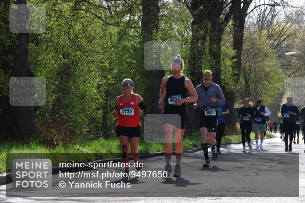 12.04.2026 - 45. Internationalen Wilhelmsburger Insellauf Yannick Fuchs http://msf.ph/oto/9497650 12.04.2026 10:55:23 Laufen 3732, 462, 3885, 2699, 2686, 0169 meine-sportfotos.de