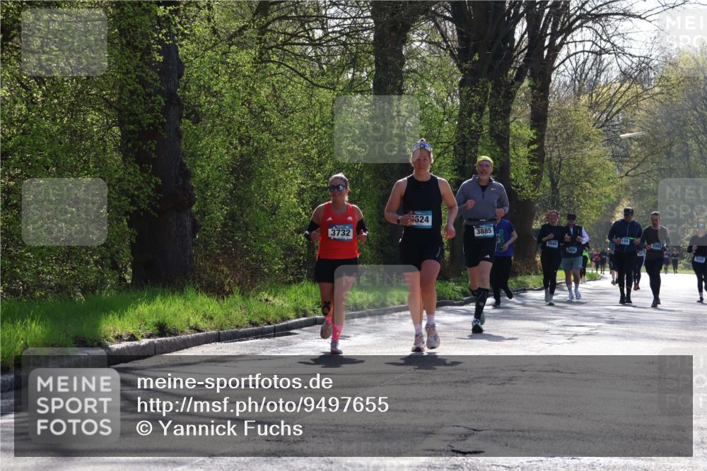 12.04.2026 - 45. Internationalen Wilhelmsburger Insellauf Yannick Fuchs http://msf.ph/oto/9497655 12.04.2026 10:55:23 Laufen 3732, 624, 3885, 2699, 2686, 3295 meine-sportfotos.de