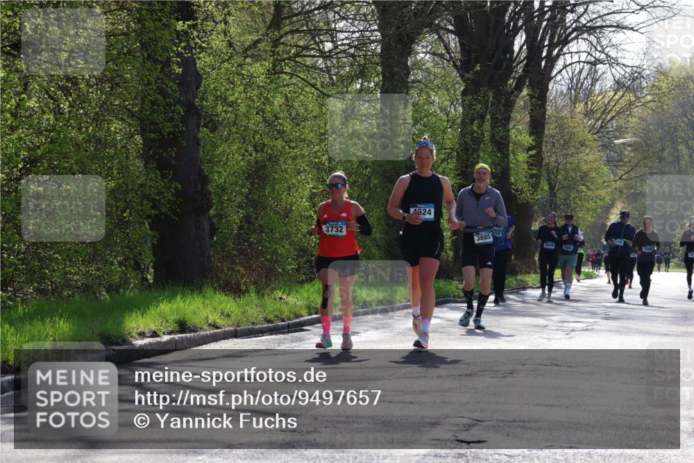 12.04.2026 - 45. Internationalen Wilhelmsburger Insellauf Yannick Fuchs http://msf.ph/oto/9497657 12.04.2026 10:55:24 Laufen 3732, 4624, 3885, 2699, 169, 3005 meine-sportfotos.de