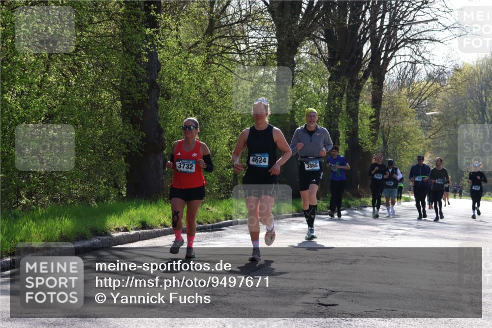 12.04.2026 - 45. Internationalen Wilhelmsburger Insellauf Yannick Fuchs http://msf.ph/oto/9497671 12.04.2026 10:55:25 Laufen 3732, 4624, 3885, 2699, 2686, 1295 meine-sportfotos.de