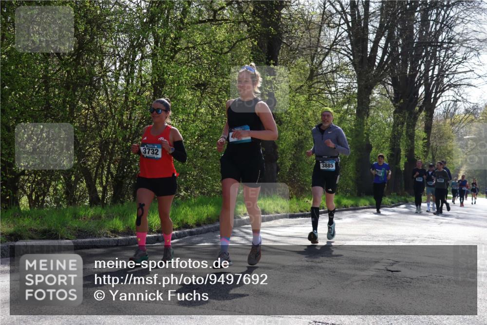 12.04.2026 - 45. Internationalen Wilhelmsburger Insellauf Yannick Fuchs http://msf.ph/oto/9497692 12.04.2026 10:55:27 Laufen 3732, 3885, 2699, 2005 meine-sportfotos.de