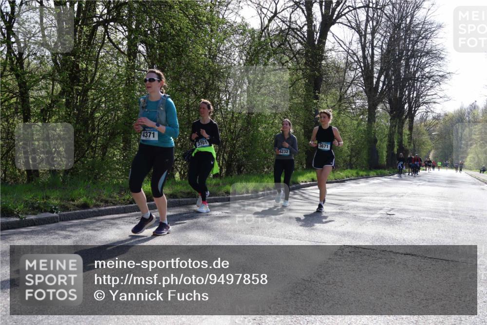 12.04.2026 - 45. Internationalen Wilhelmsburger Insellauf Yannick Fuchs http://msf.ph/oto/9497858 12.04.2026 10:55:47 Laufen 4371, 3701, 4232, 3671 meine-sportfotos.de