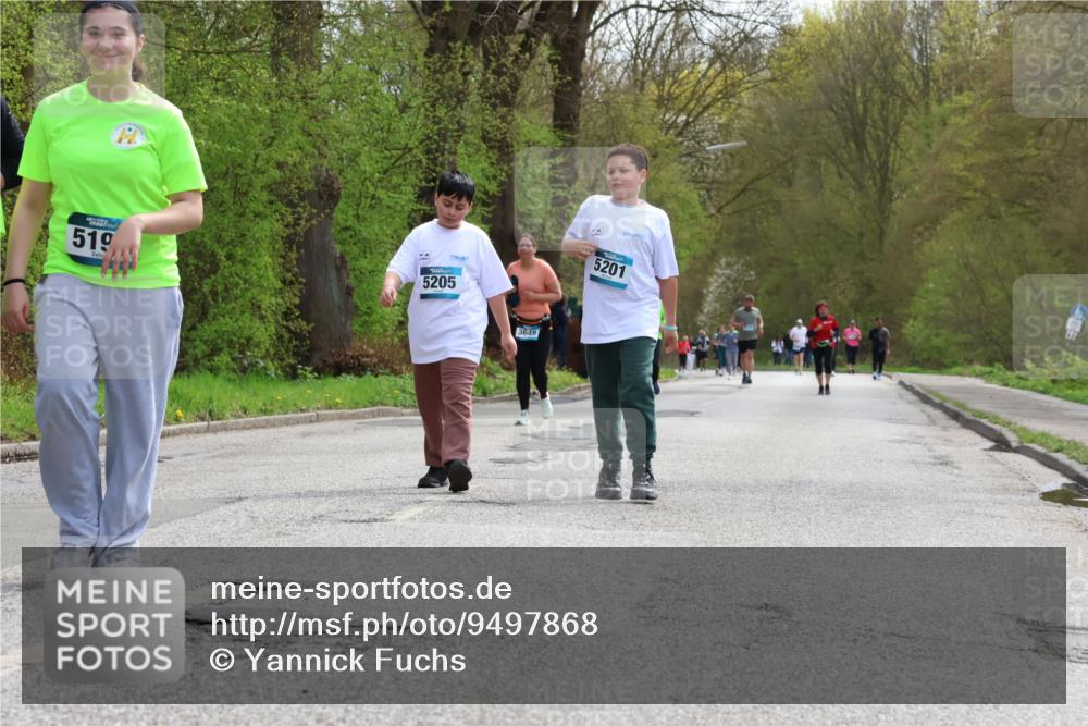 12.04.2026 - 45. Internationalen Wilhelmsburger Insellauf Yannick Fuchs http://msf.ph/oto/9497868 12.04.2026 13:10:28 Laufen 519, 5205, 3649, 5201, 157 meine-sportfotos.de